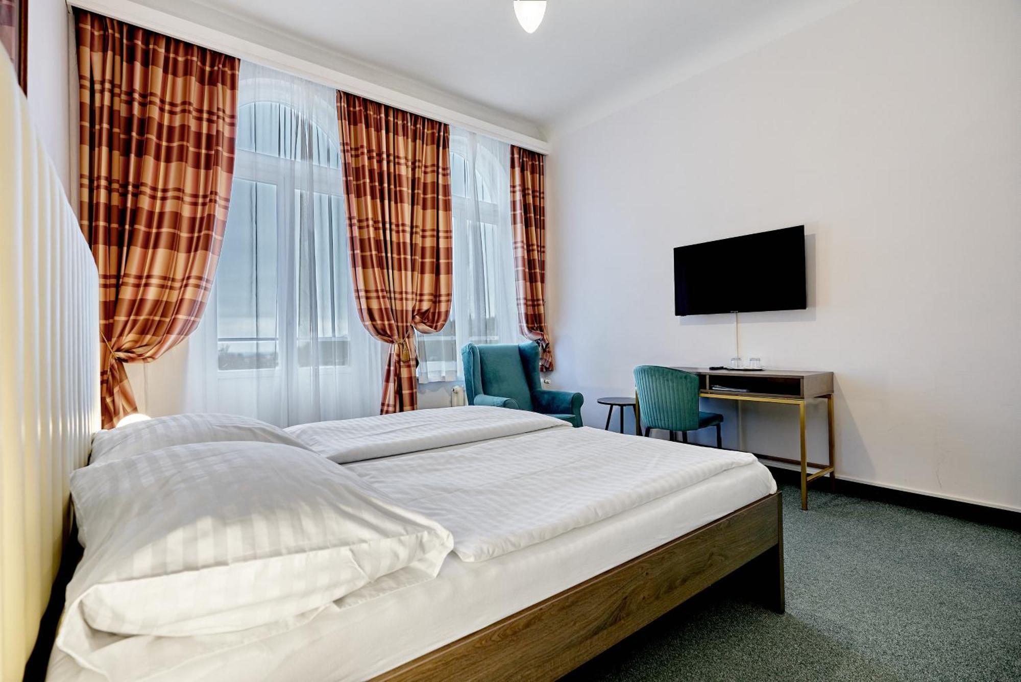 Hotel Maxim Mariánské Lázně Екстериор снимка