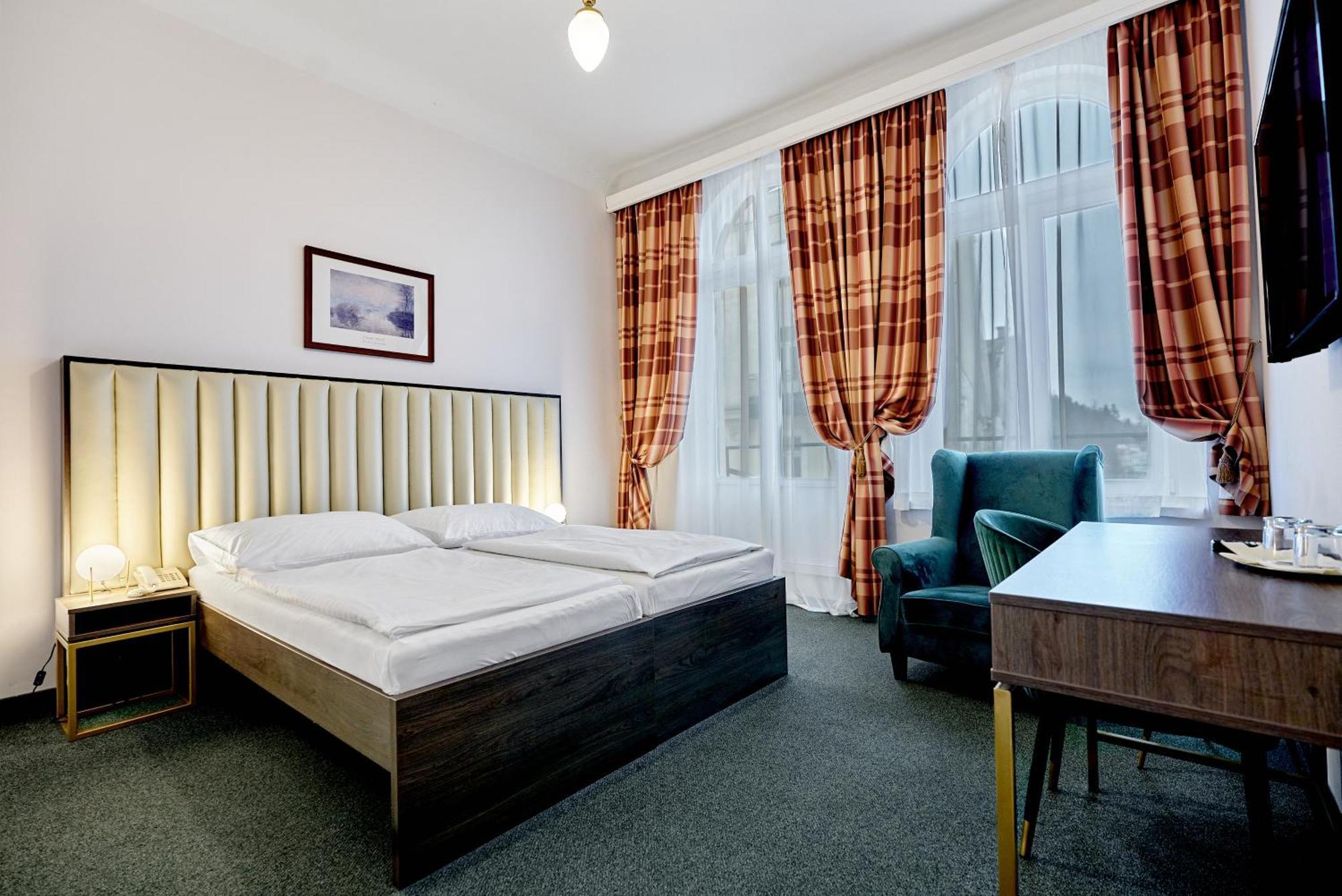 Hotel Maxim Mariánské Lázně Екстериор снимка