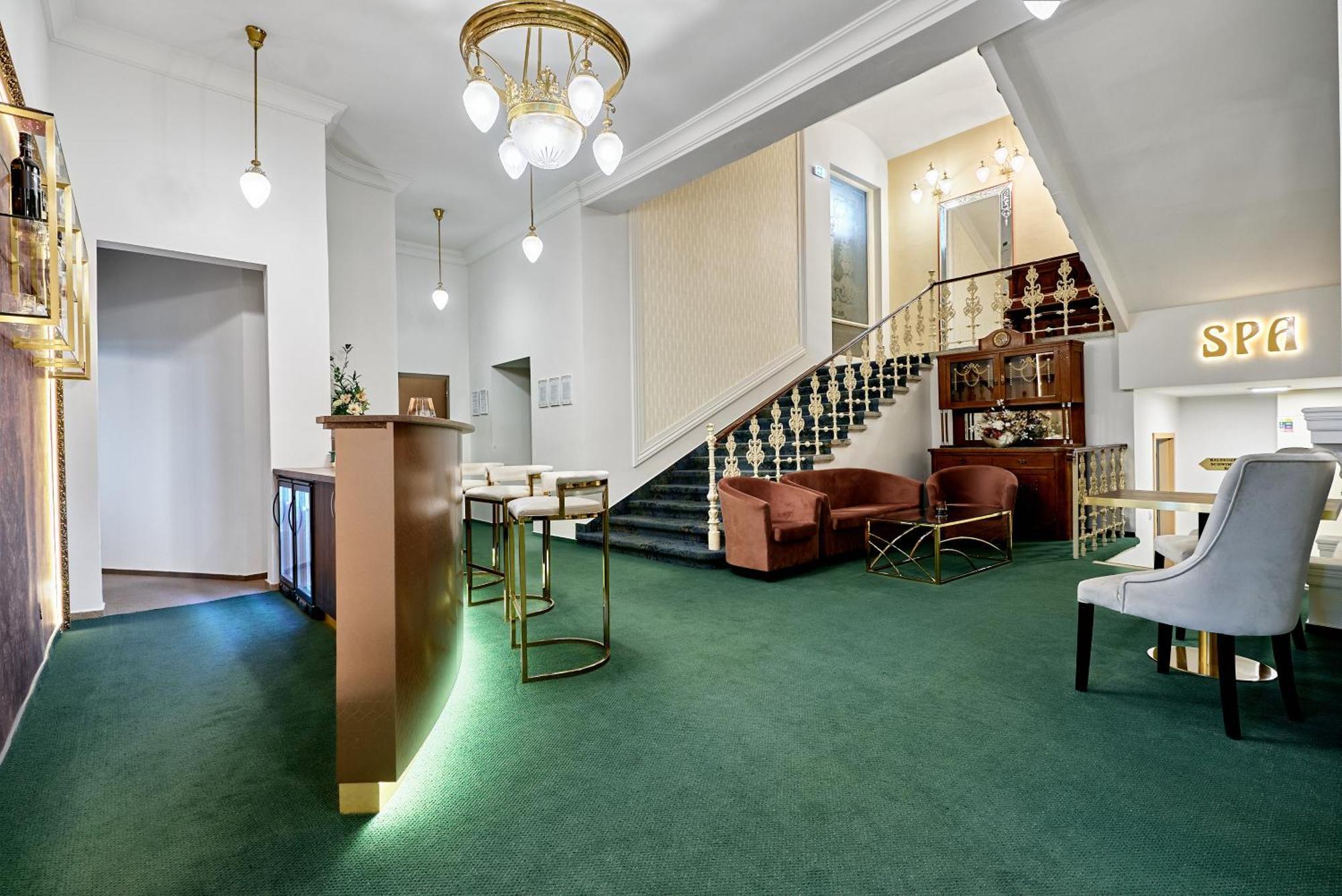 Hotel Maxim Mariánské Lázně Екстериор снимка